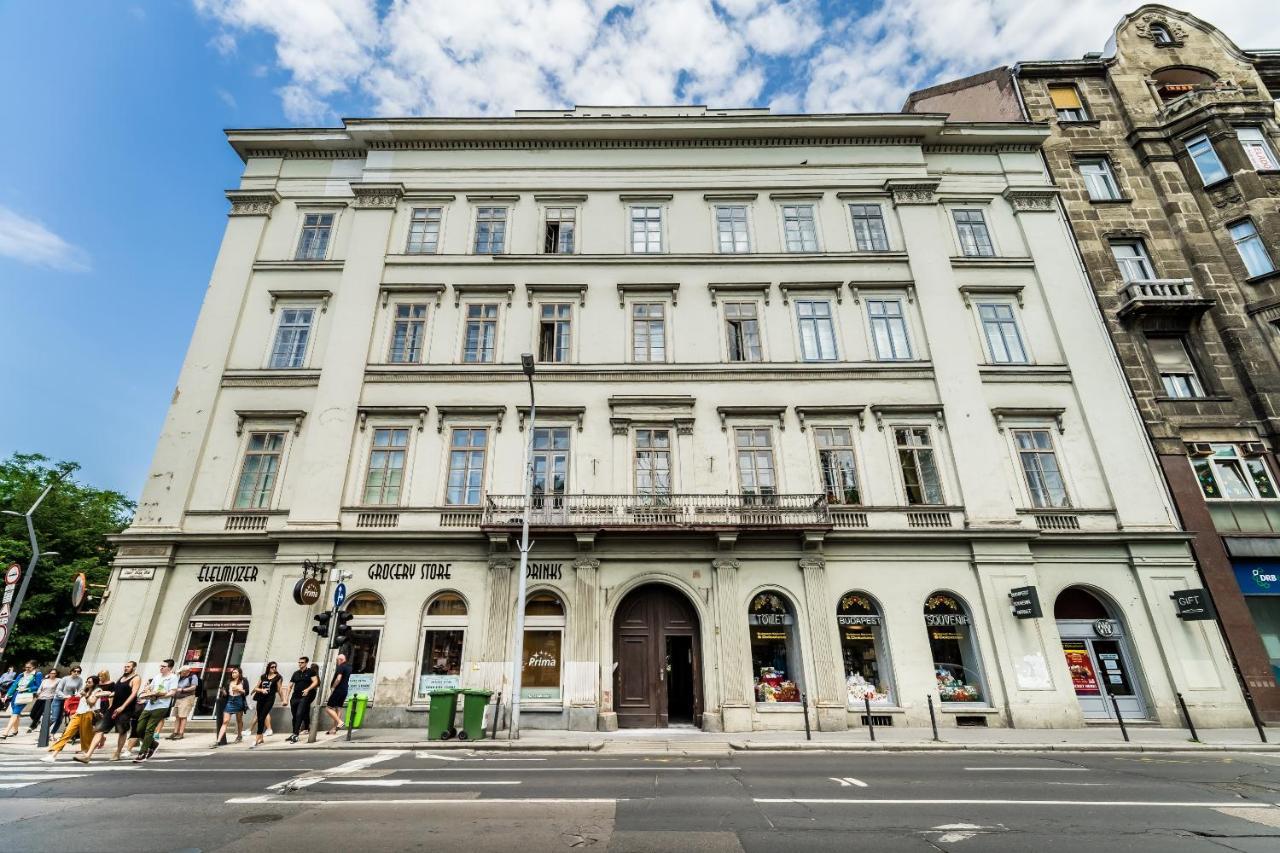 Simply The Best Location Budapest Exteriör bild